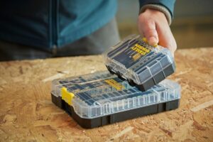 Sada presných vrtákov a bitov 19 dielna - 40x FatMax® + stojan papier. FATMAX STA88552M